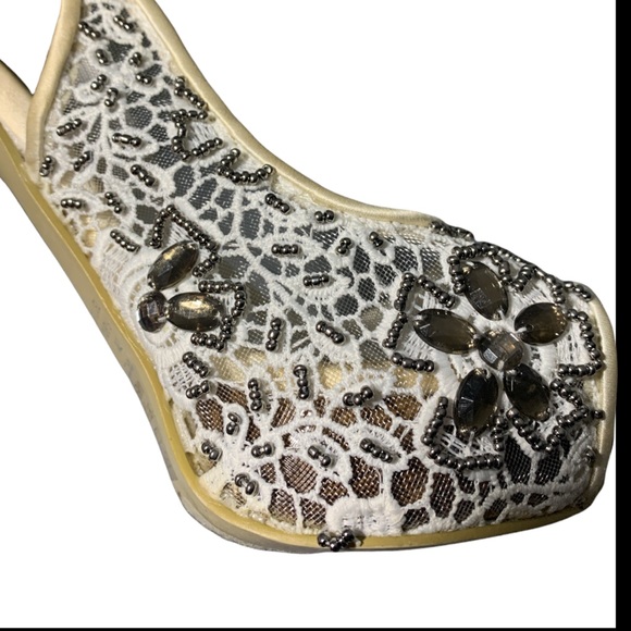 Bakers White Embroidered beads Stiletto Open Toe - Picture 7 of 8